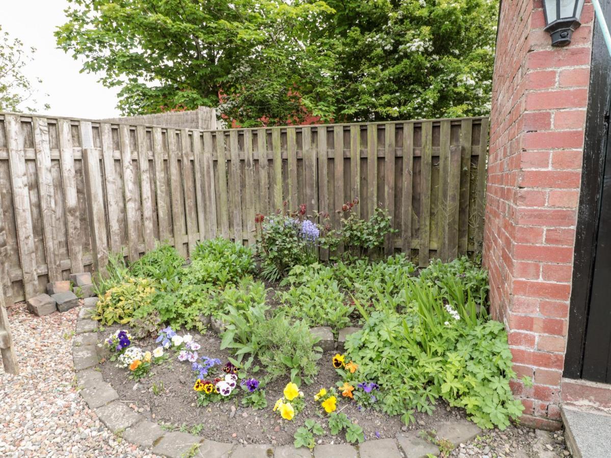 St Cuthbert'S Cottage Beal Exterior photo